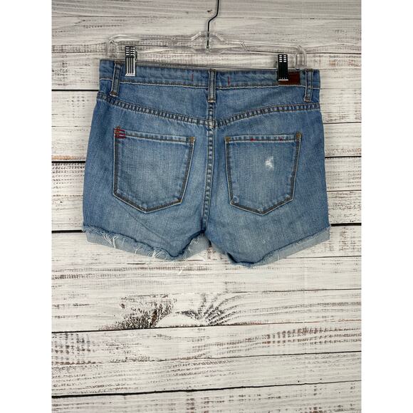 BDG Boyfriend Denim Shorts Light Wash size 25 Cuffed Raw Hem 3.5” Relaxed Cotton - Picture 3 of 6